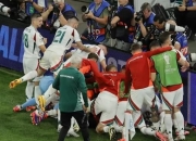 开云体育官网-欧洲杯赛事中诞生多场惊天绝杀战