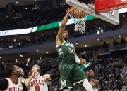 开云平台-包含芝加哥公牛遭遇密尔沃基雄鹿强势反击的词条