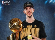 开云体育下载-球队冠军较量激烈，球员拼尽全力争夺奖杯的简单介绍