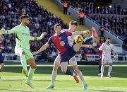 开云APP-足球比赛中，新一轮对抗展开，谁能最终胜出？的简单介绍