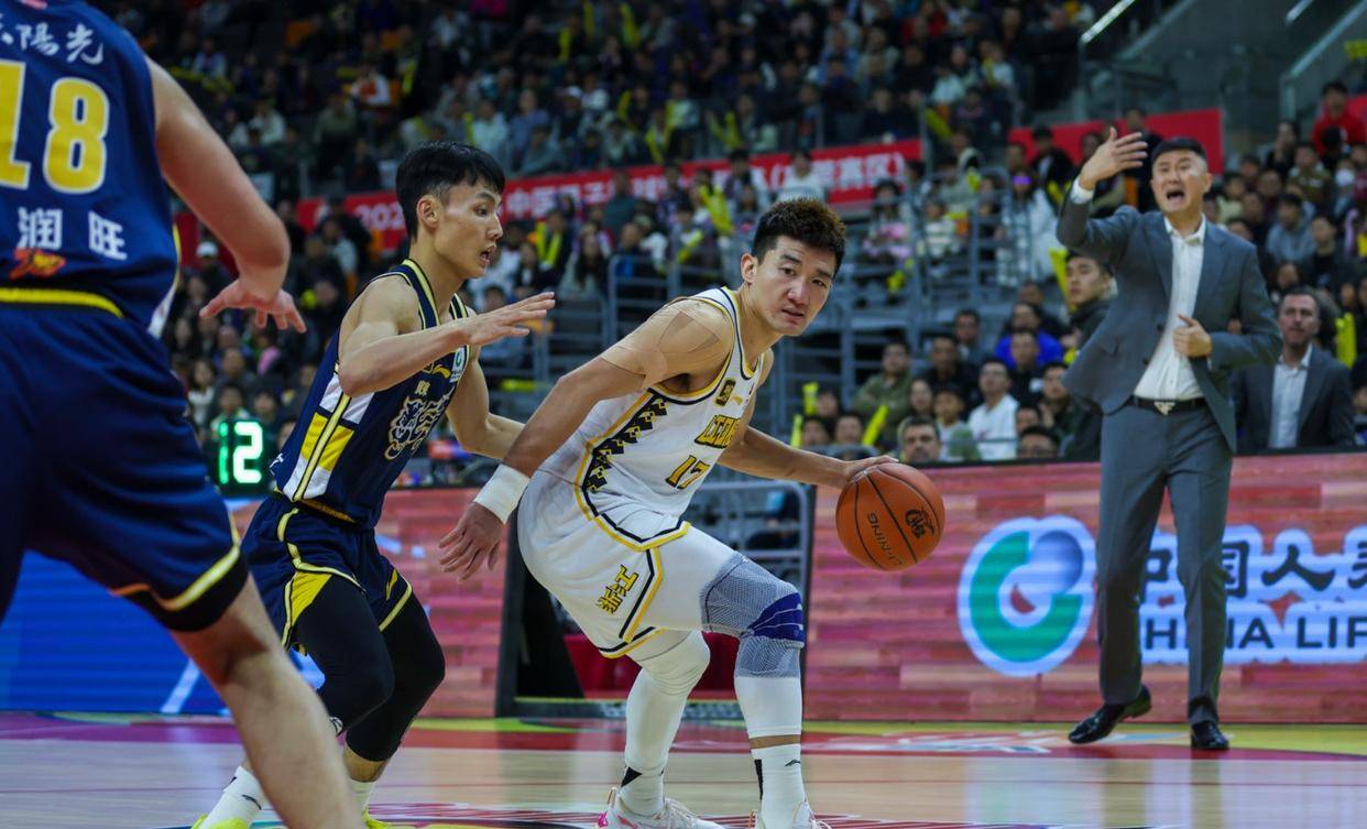 广东队遭遇劲敌压力，球员状态逐渐回升的简单介绍