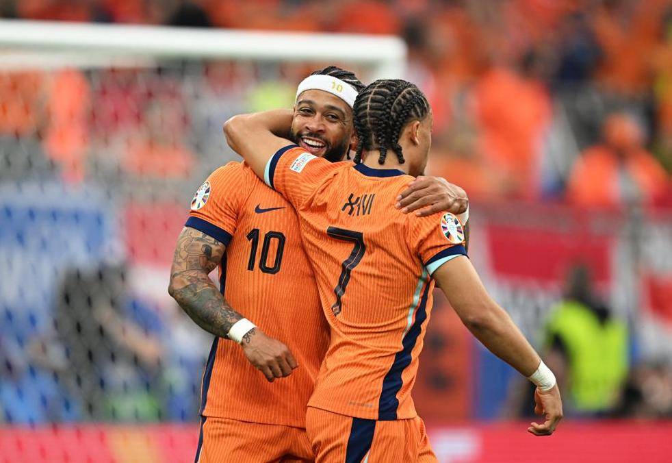 欧洲足球劲旅大比分进球，抢眼表现引发热议