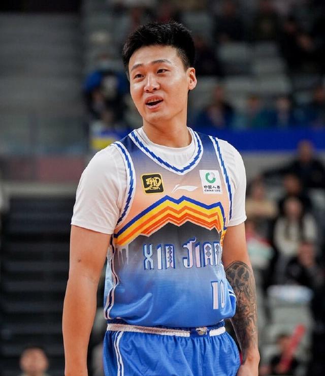 包含冠军豪强铁血对决引爆全国球迷热血所向的词条