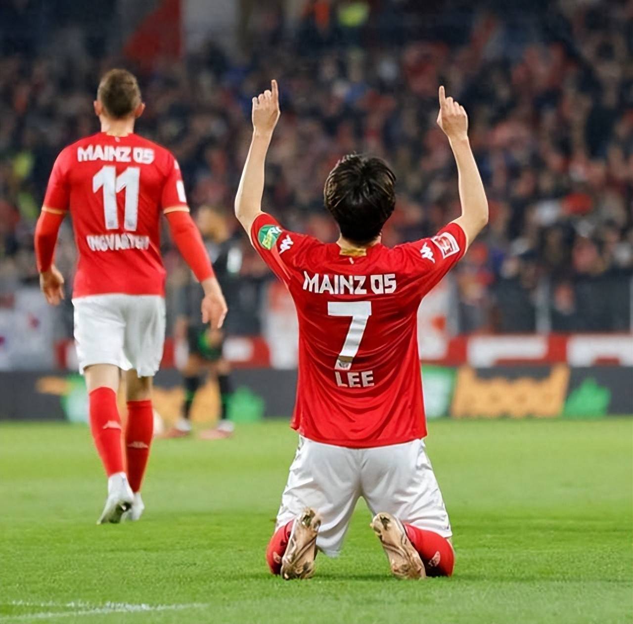 拜仁慕尼黑队长因红牌被停赛一个月