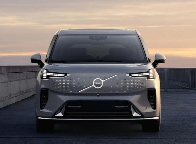 沙尔克连续三轮不胜，排名继续下滑的简单介绍