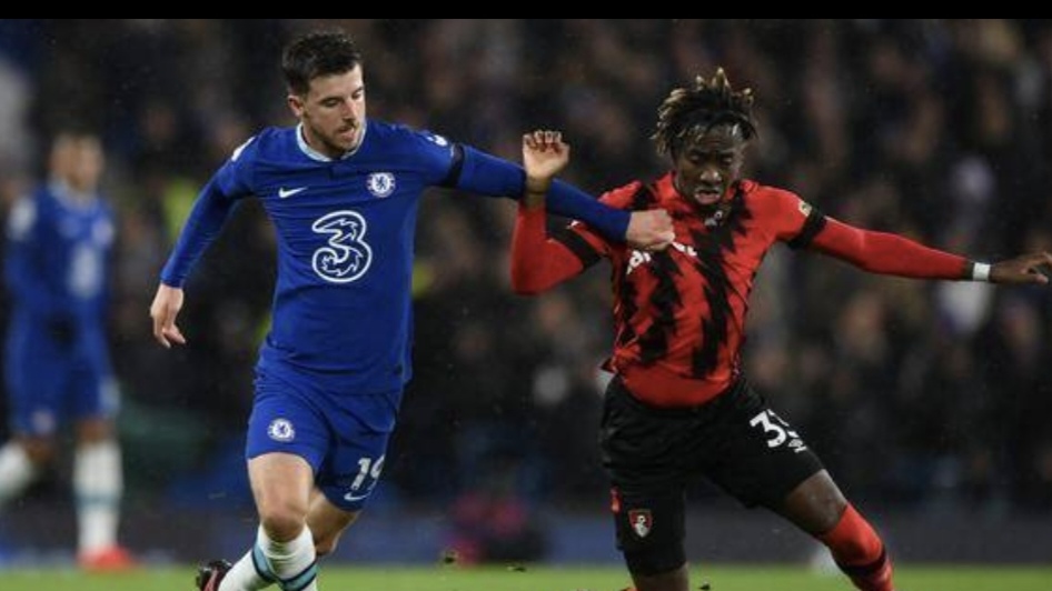 伯恩茅斯前锋破门得分，帮助球队逆转战局