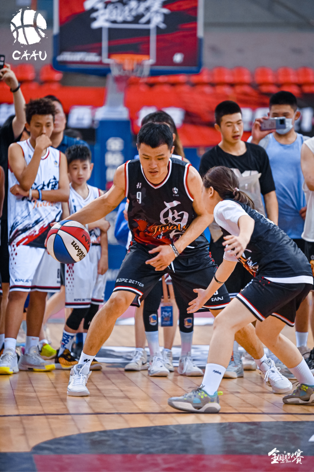 欧洲篮球联赛季中赛事火热进行，劲旅强强对抗的简单介绍