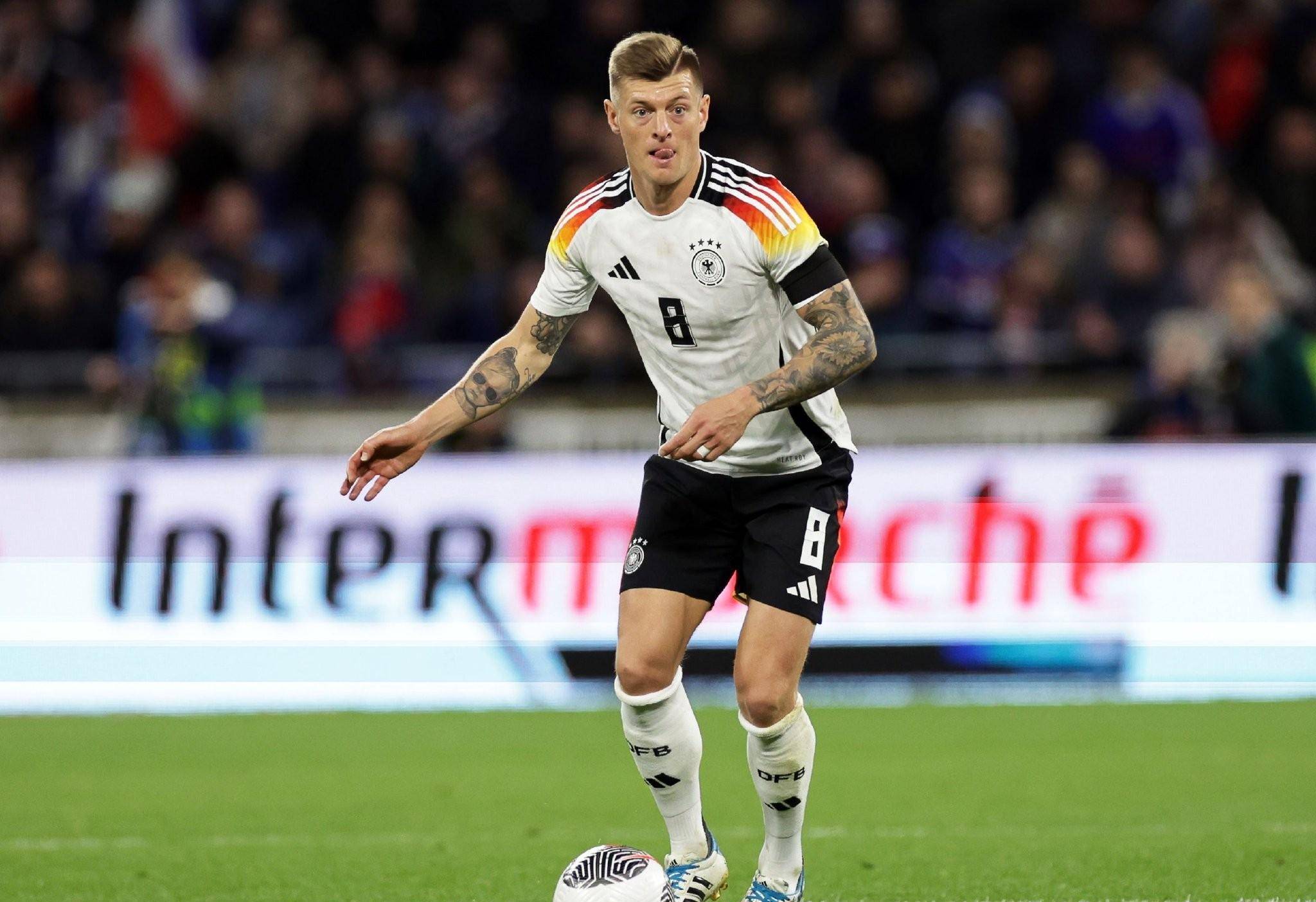 英格兰队迎战德国队，雄心壮志必取胜的简单介绍