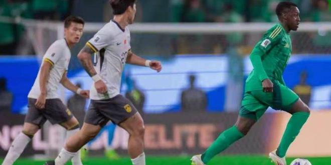 包含亚眠连败险情，主帅正考虑战术调整的词条