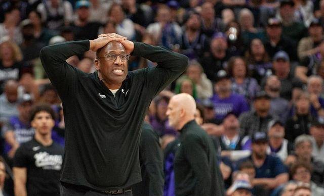 包含国王队主教练战术大变，球队表现出色的词条