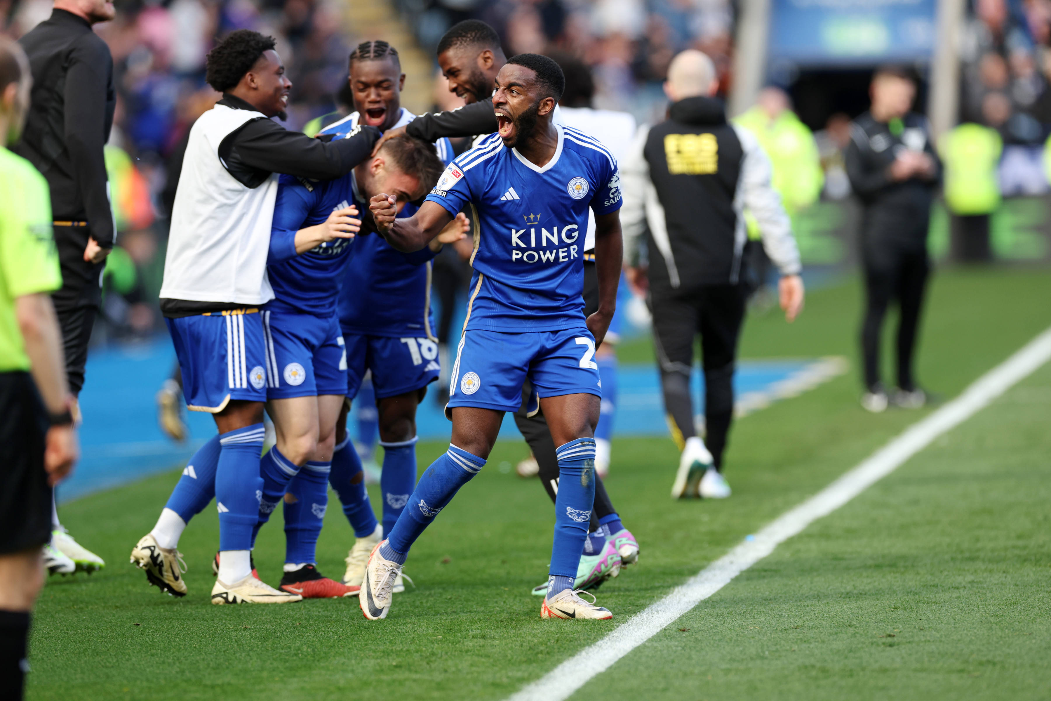 包含伯明翰城不敌对手，球队近况不佳引发球迷担忧！的词条