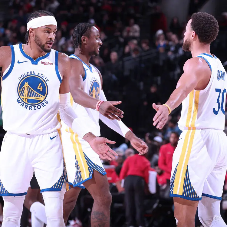 开拓者逆袭成功，球队逐渐走出低谷