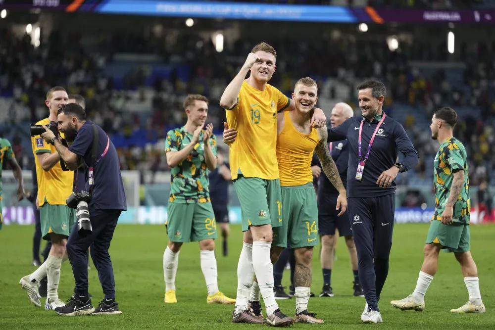 澳大利亚足球队击败竞争对手