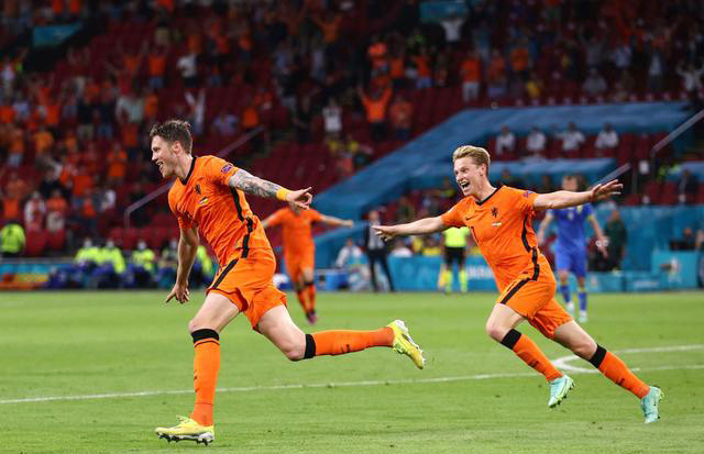 瑞士队对阵乌克兰战平，比分为-