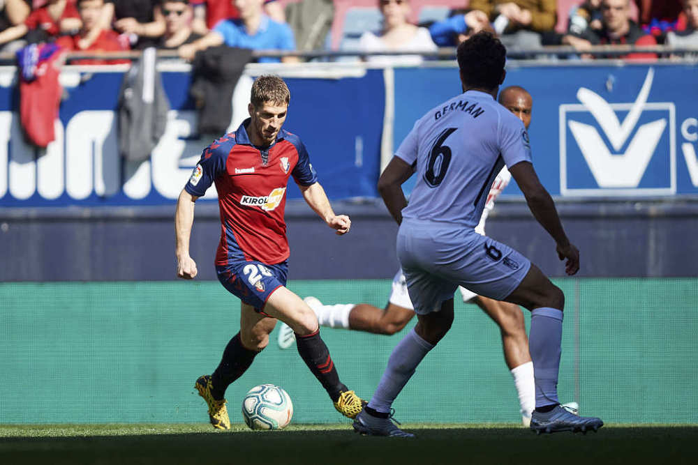 包含莱加内斯客场不敌对手，遭遇两连败的词条