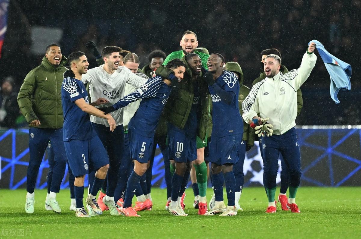 曼城在比赛中势不可挡击败对手