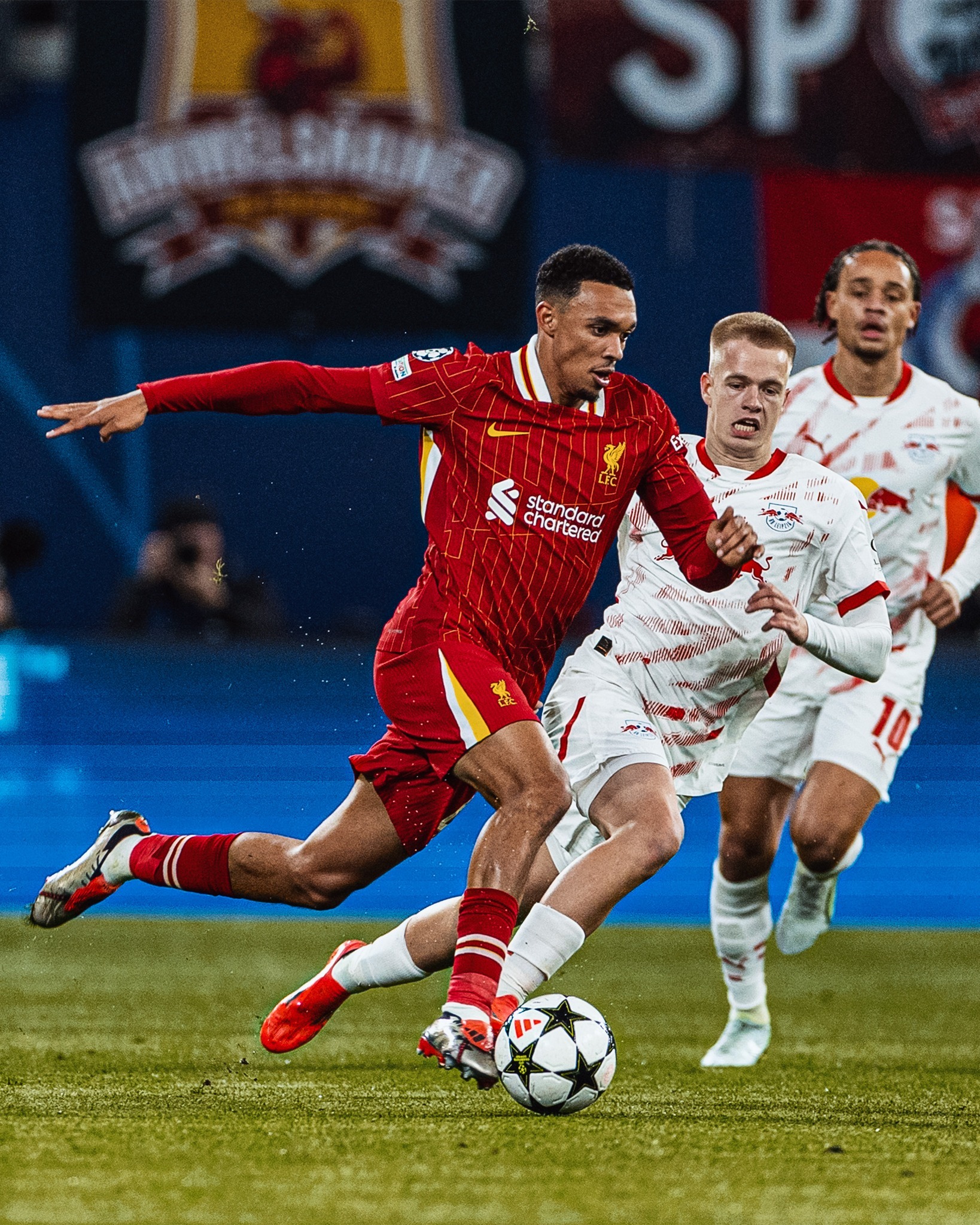 利物浦险胜进入欧国联半决赛