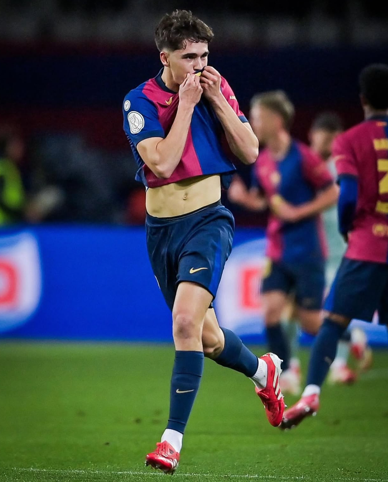 包含巴西新秀表现出色，成为社交网站热点的词条