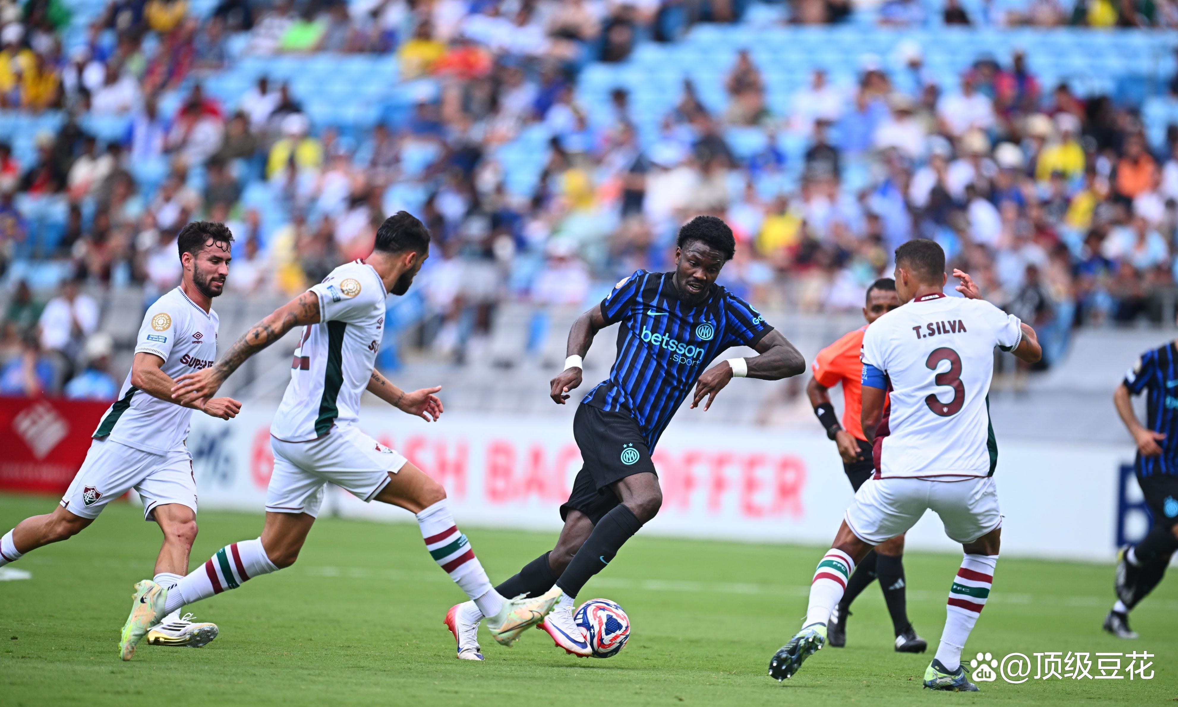 曼城逆袭绝杀，晋级欧冠四强