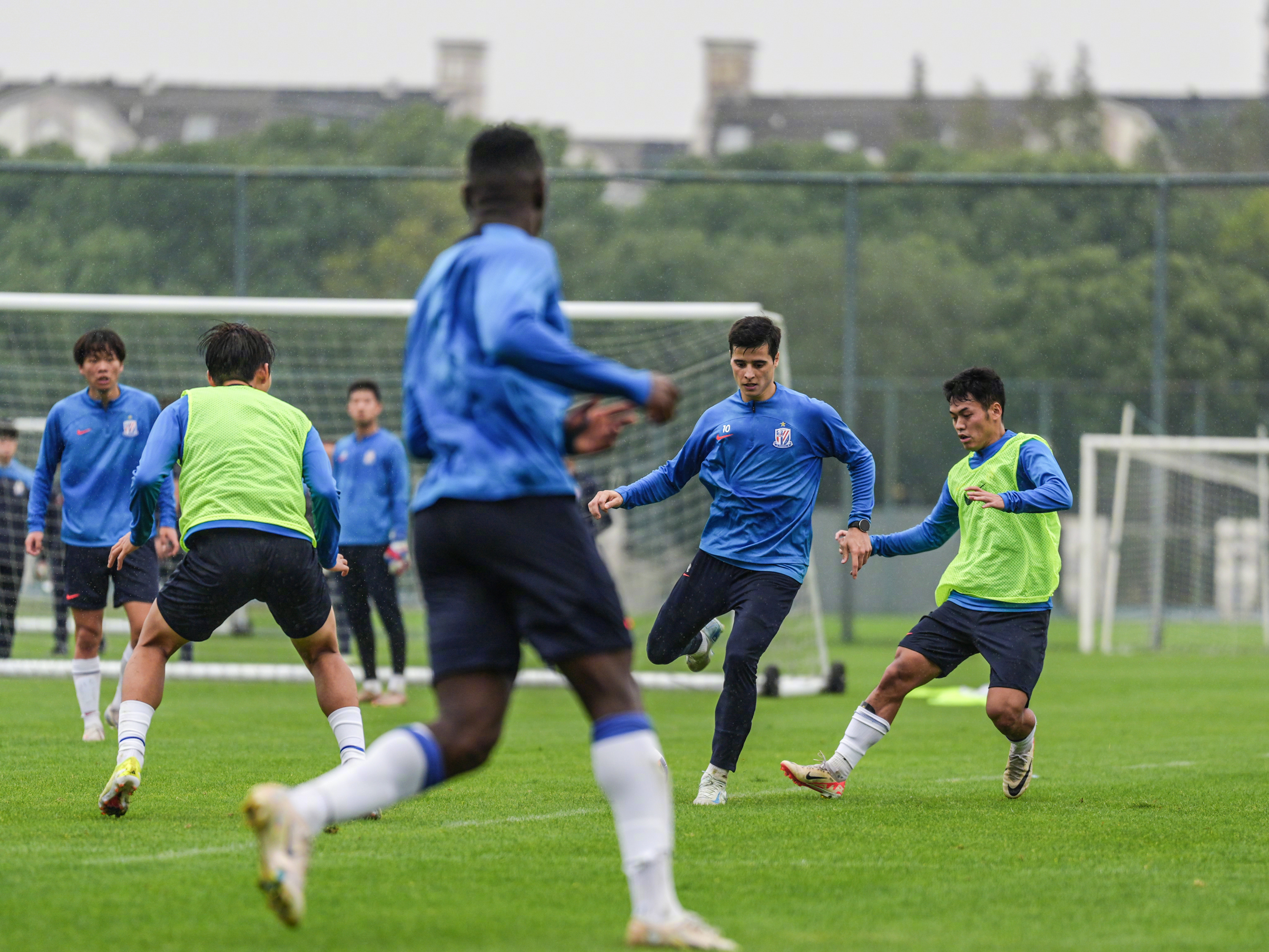 亚冠决赛即将开打，球队备战全力蓄势的简单介绍