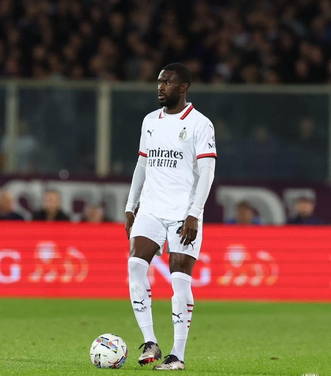 包含乌迪内斯门将连续零封，表现稳定令人印象深刻的词条