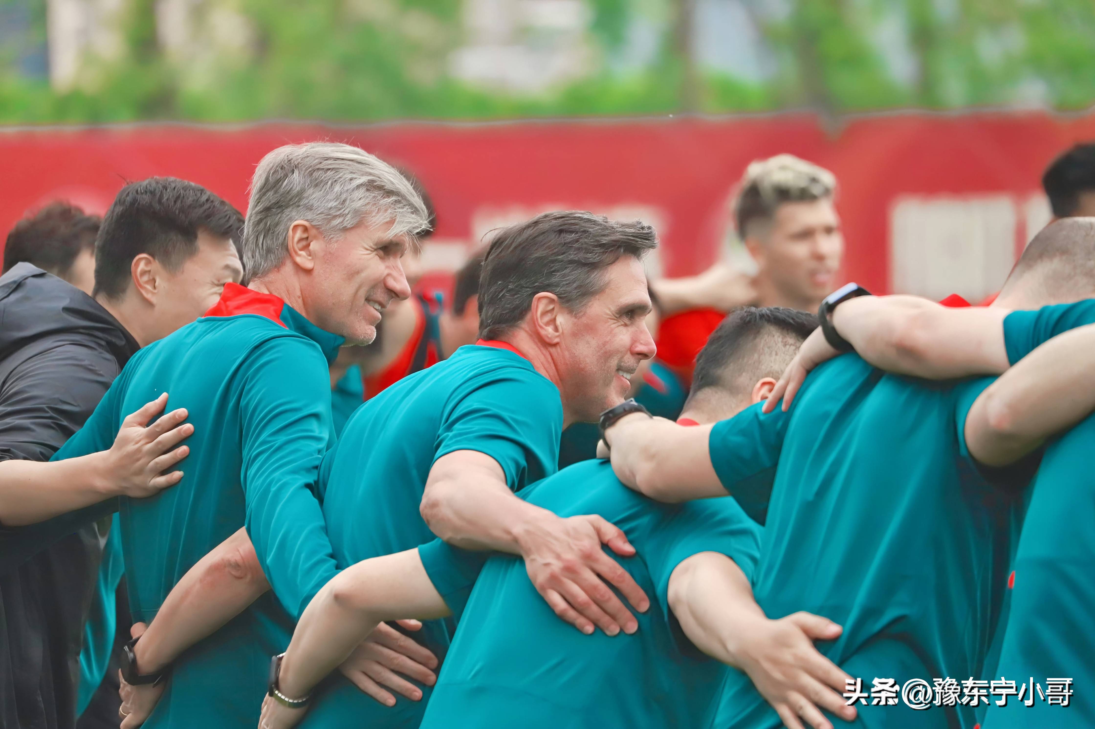 队员情怀投入,为球队带来胜利的惊喜 队员情怀投入,为球队带来胜利的惊喜