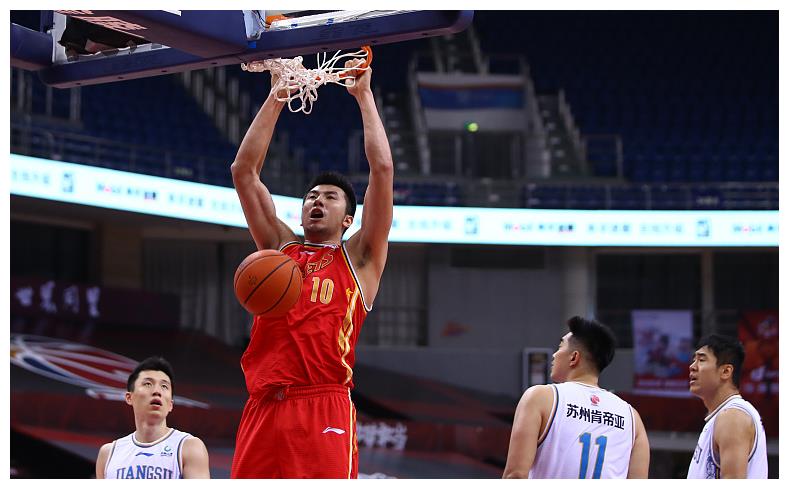 上演逆袭!次轮淘汰赛篮球弱队大胜强队 上演逆袭!次轮淘汰赛篮球弱队大胜强队