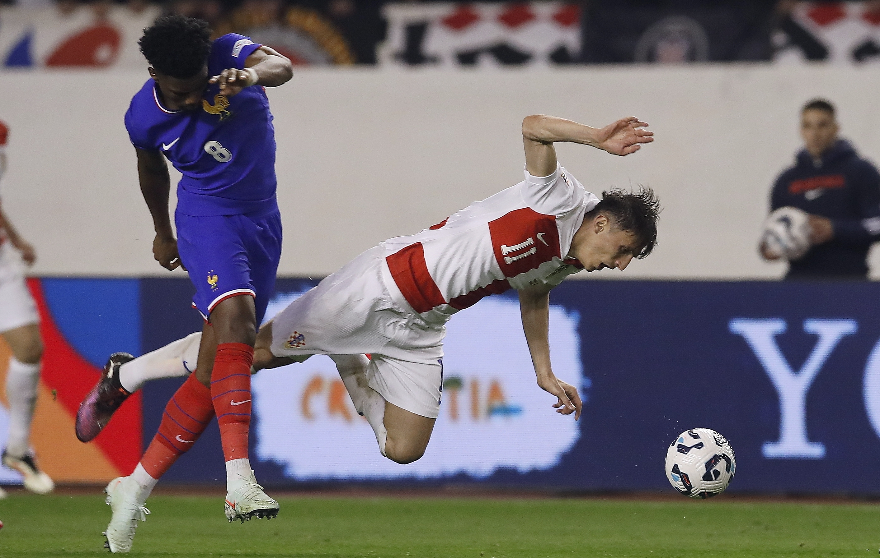 克罗地亚国家队凭借进球优势晋级欧国联八强