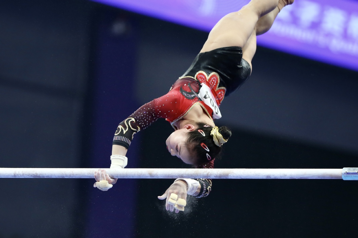 体操女子团体在比赛中表现优异获得冠军