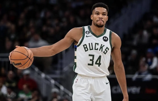 包含CLG险胜TSM，Knight打出惊人五杀宿命之战小组赛，强势挺进下一轮的词条