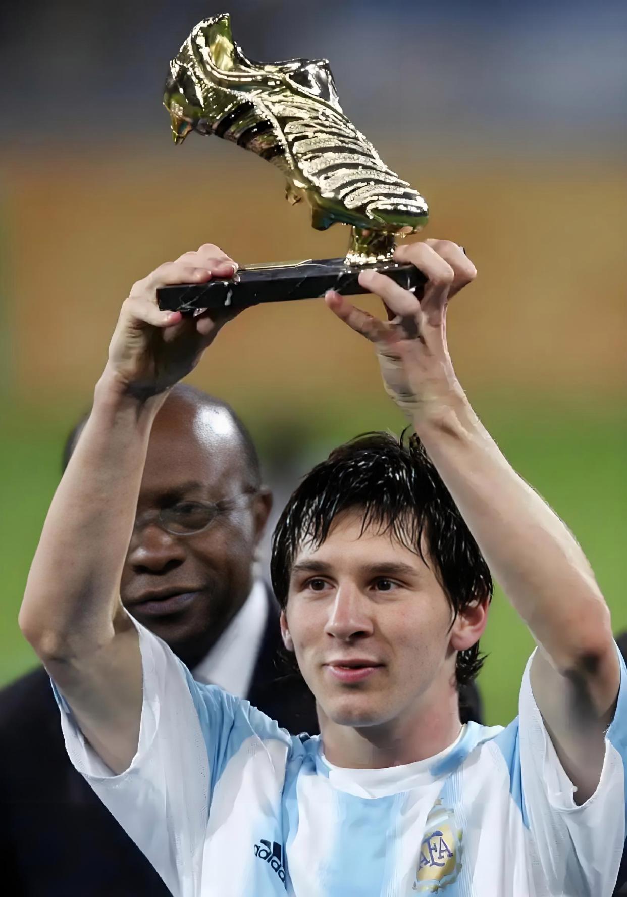 欧洲网球队力克中国羽毛球队，梅西打破历史纪录强强对话总决赛，技惊四座的简单介绍