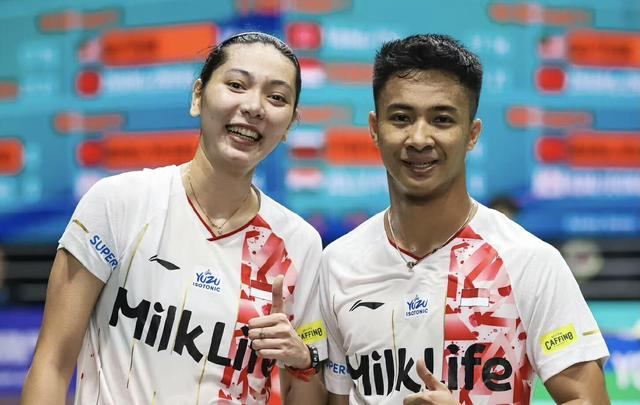 法国队鏖战印度队，黄鸭组合扛起全队